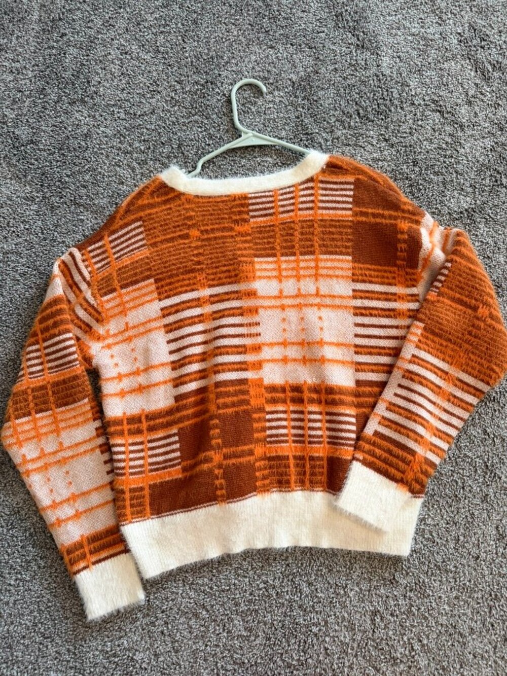 NWT Sweater - Picture 2 of 3